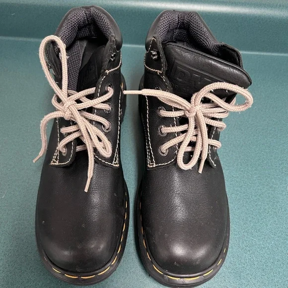 Dr. Martens Black and Tan Lace Up Boots - Picture 2 of 10